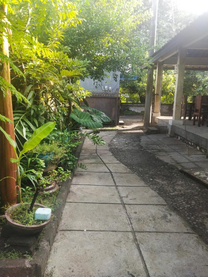Warung Santa Fe&Bungalows Amed  Bagian luar foto