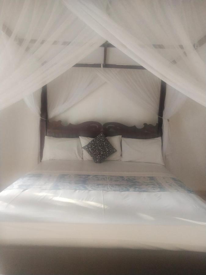 Warung Santa Fe&Bungalows Amed  Bagian luar foto