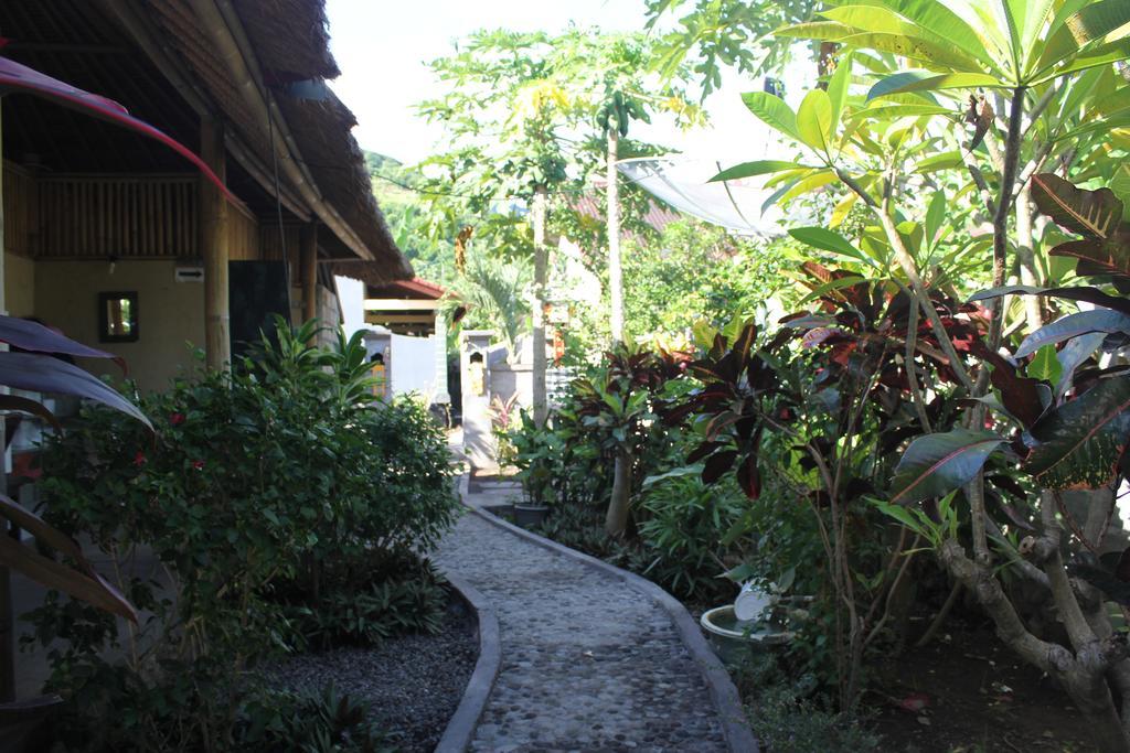 Warung Santa Fe&Bungalows Amed  Bagian luar foto