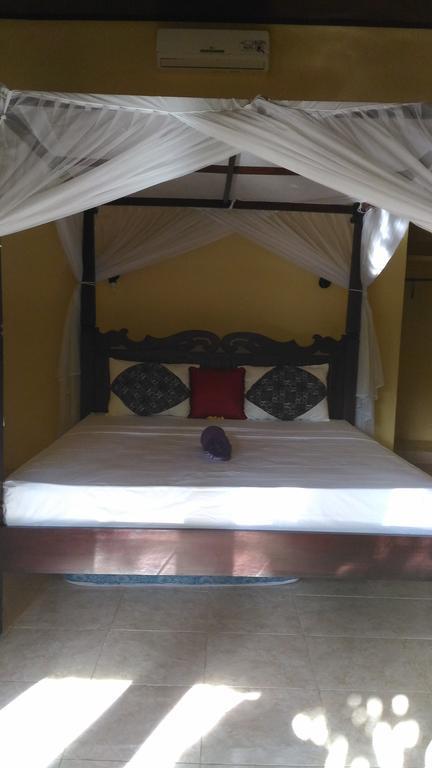 Warung Santa Fe&Bungalows Amed  Bagian luar foto